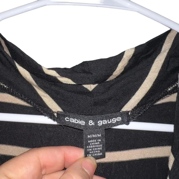 Cable‎ and Gauge Sleeveless Printed Top Size Medium - Picture 2 of 3